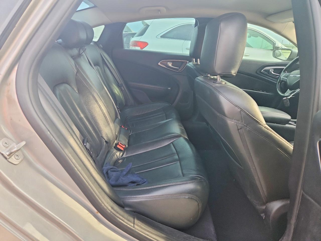 2015 CHRYSLER 200