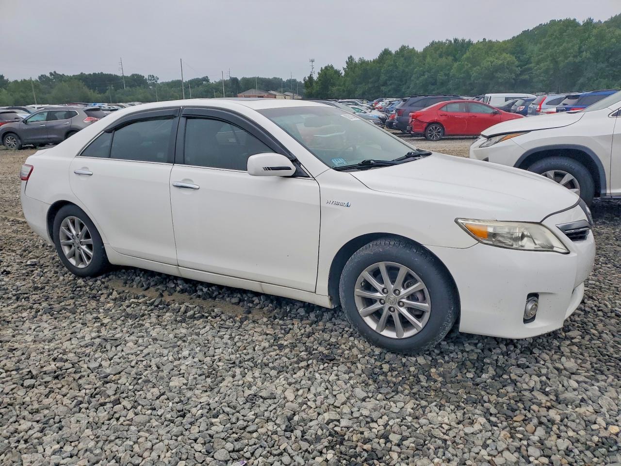 2011 TOYOTA CAMRY