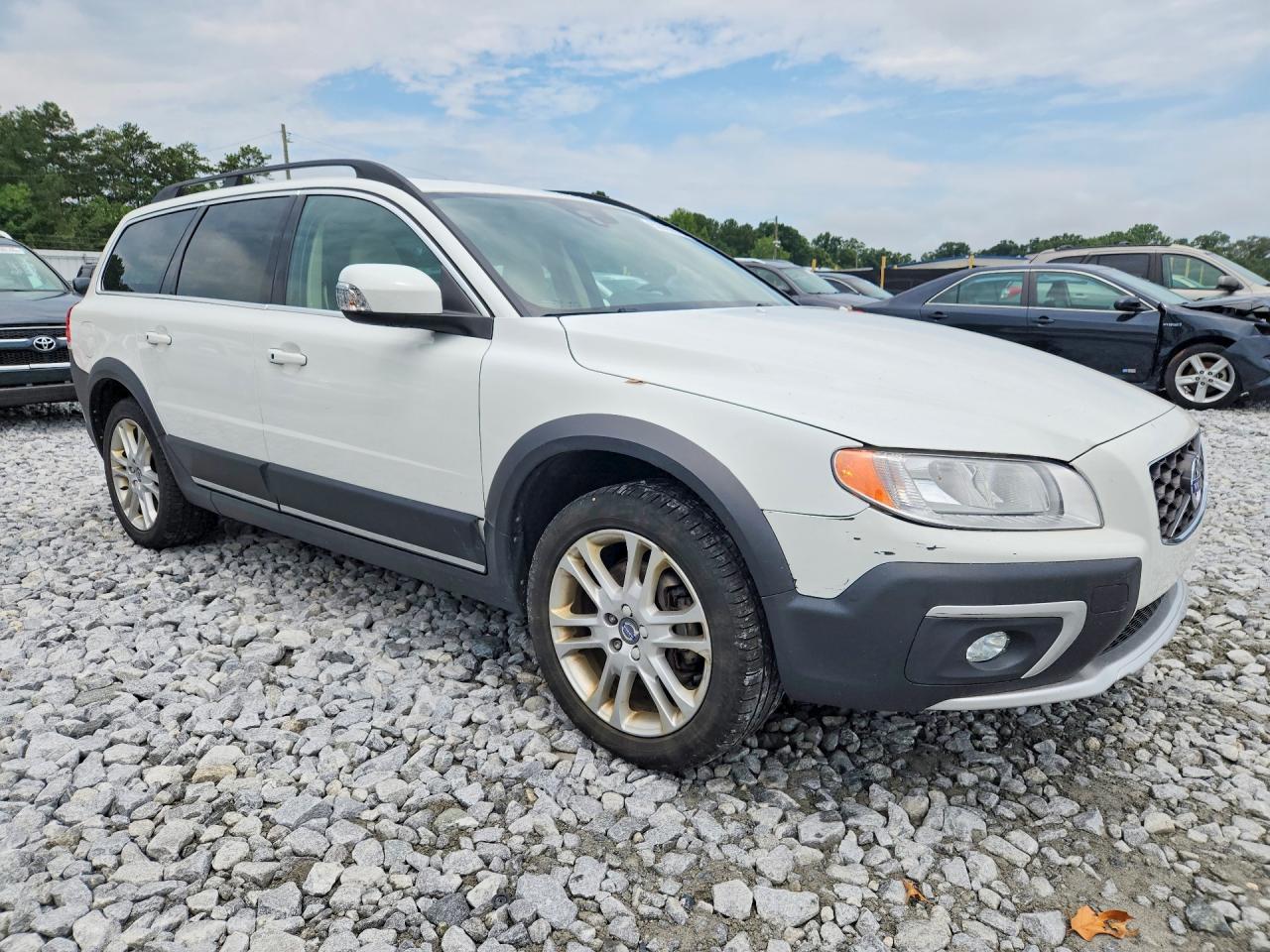 2016 VOLVO XC70