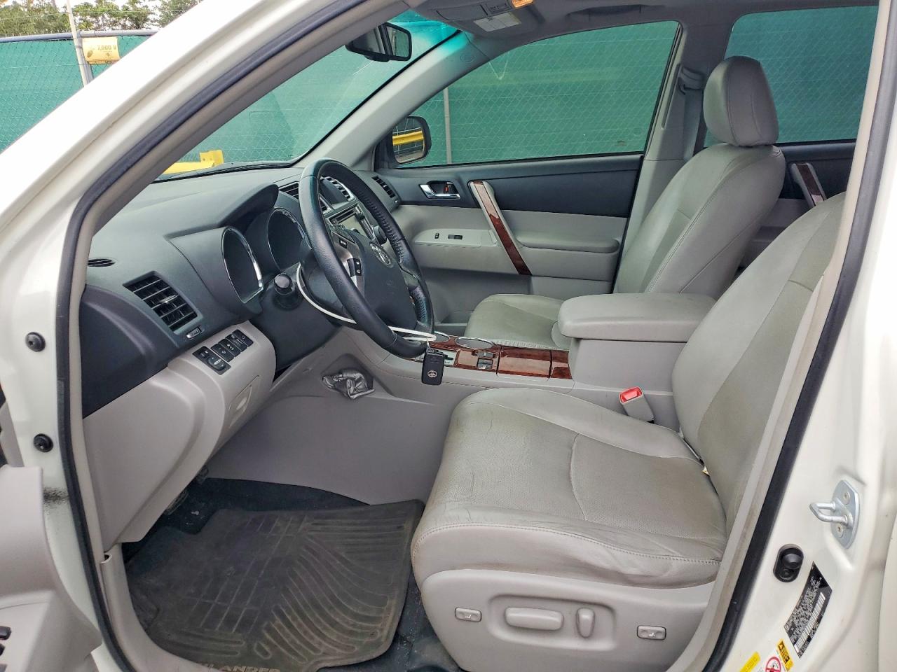 2013 TOYOTA HIGHLANDER
