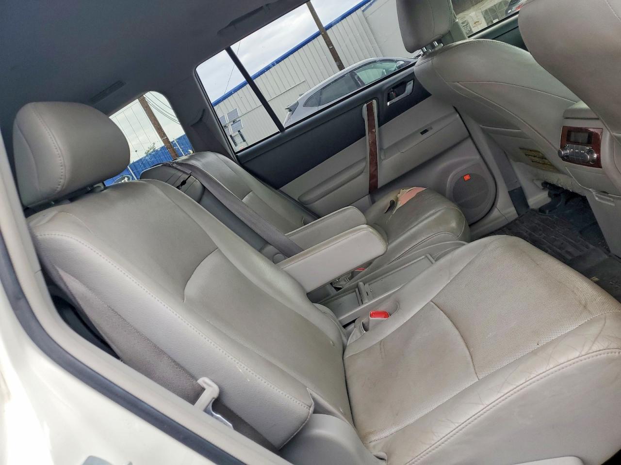 2013 TOYOTA HIGHLANDER