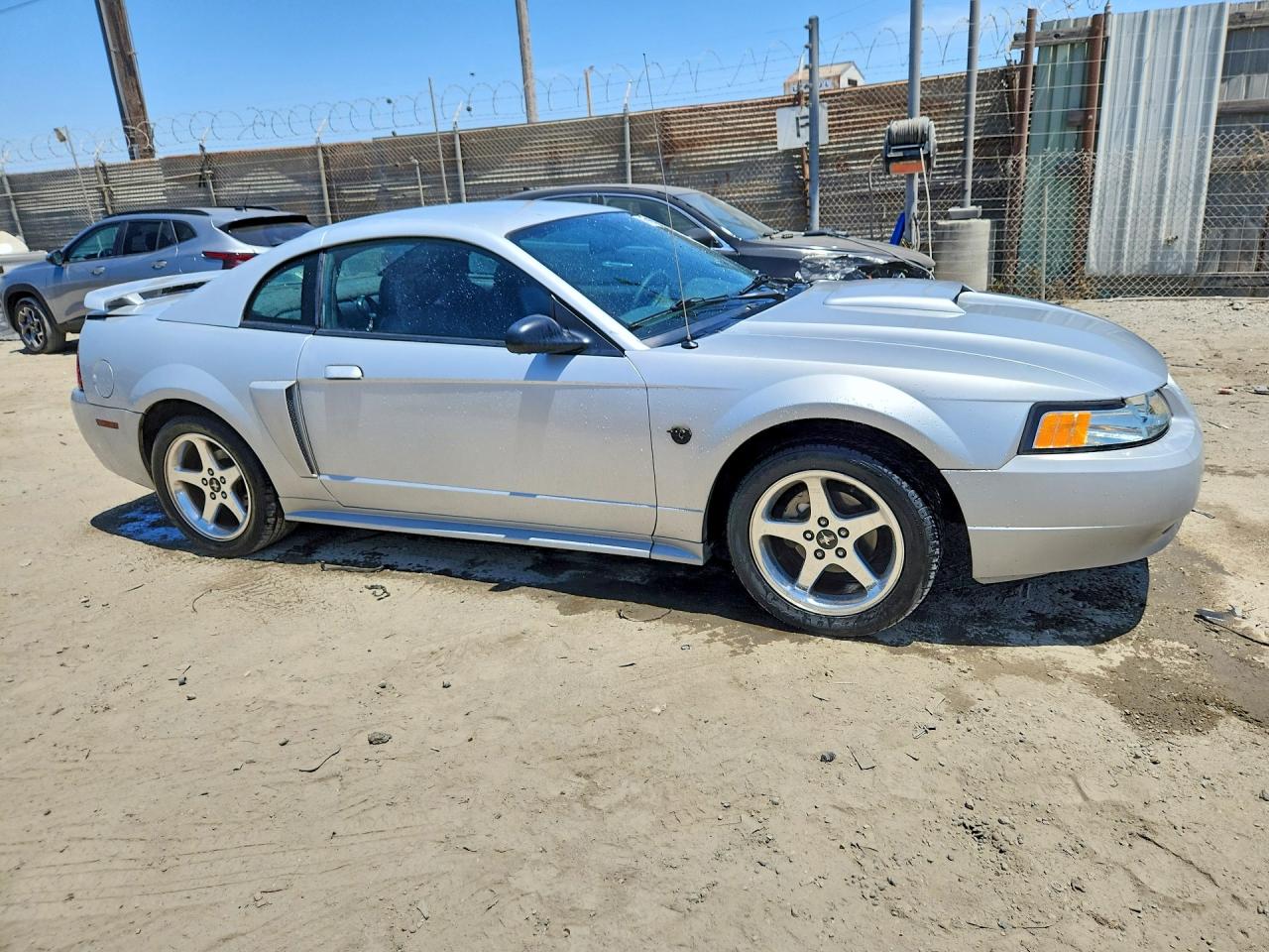 2004 FORD MUSTANG