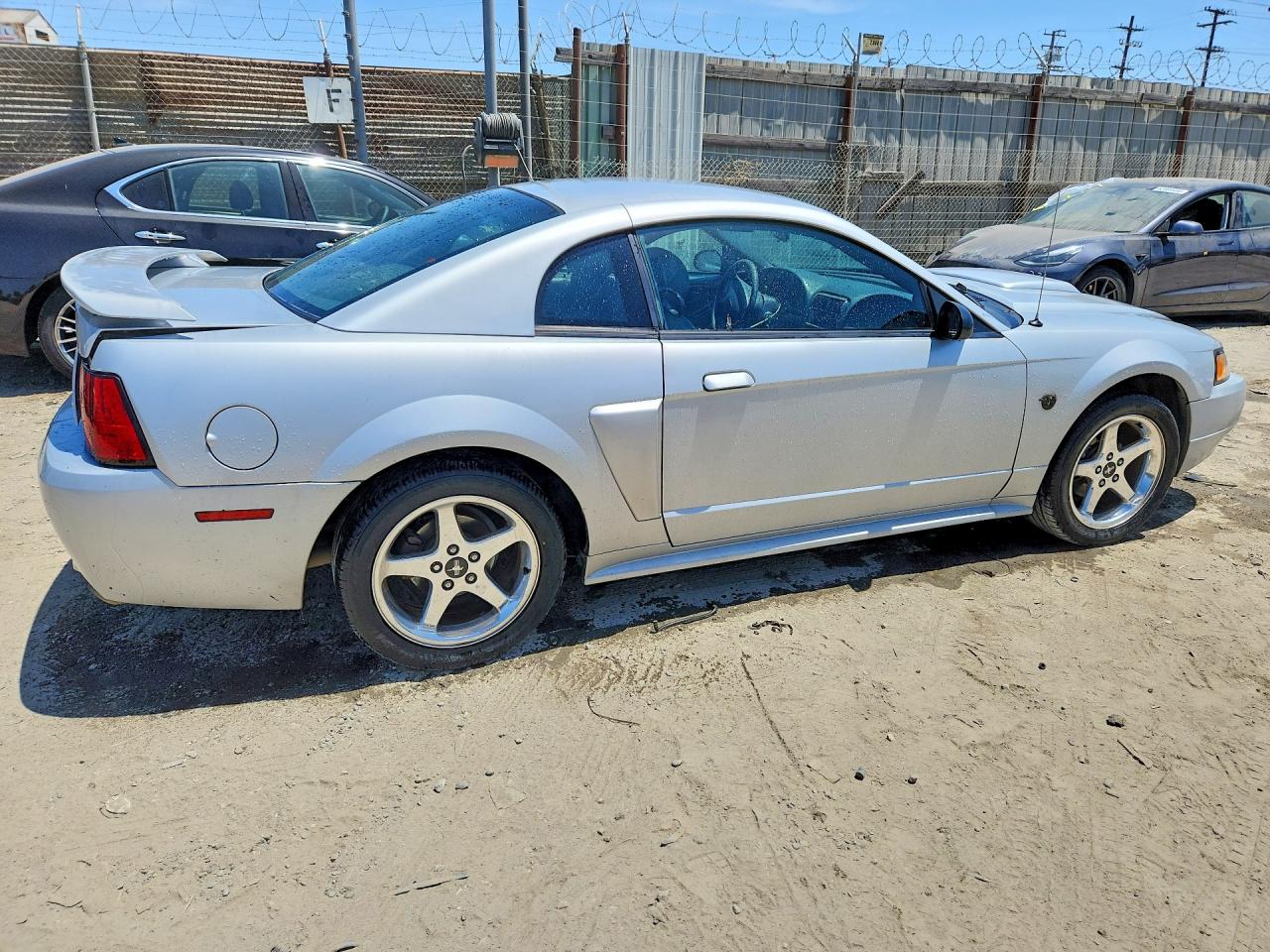 2004 FORD MUSTANG