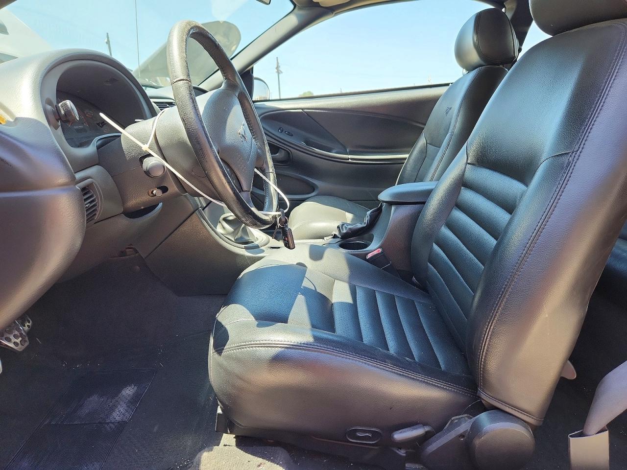 2004 FORD MUSTANG