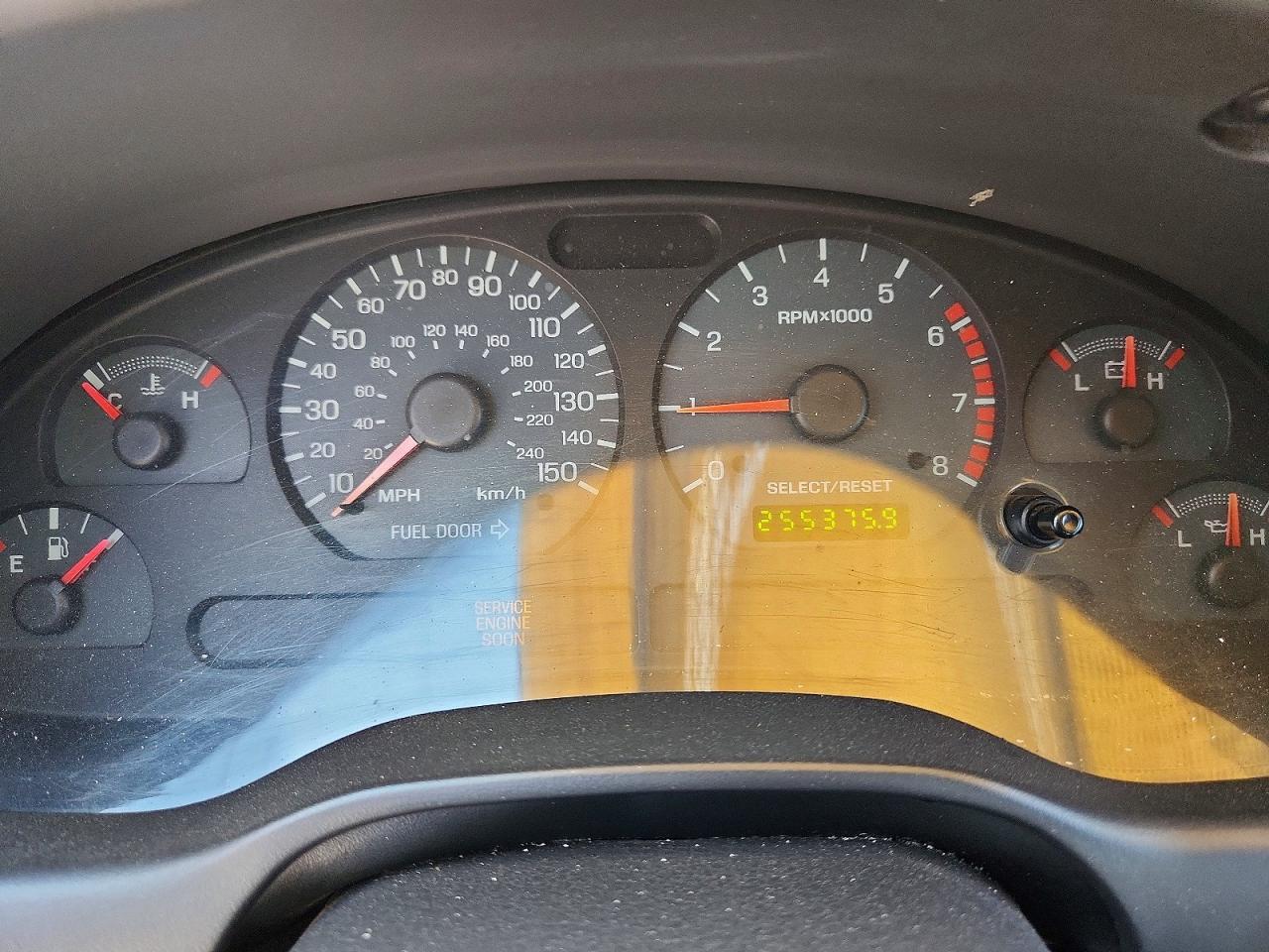 2004 FORD MUSTANG