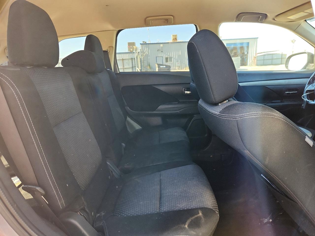 2016 MITSUBISHI OUTLANDER