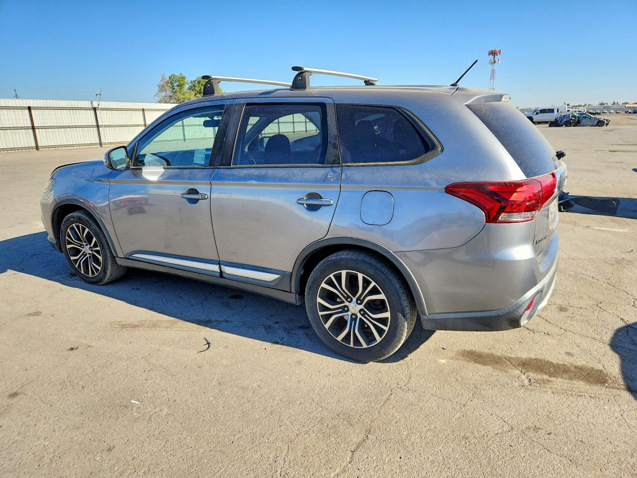 2016 MITSUBISHI OUTLANDER