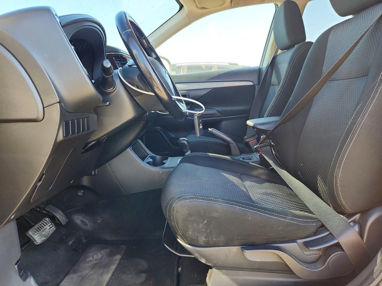 2016 MITSUBISHI OUTLANDER