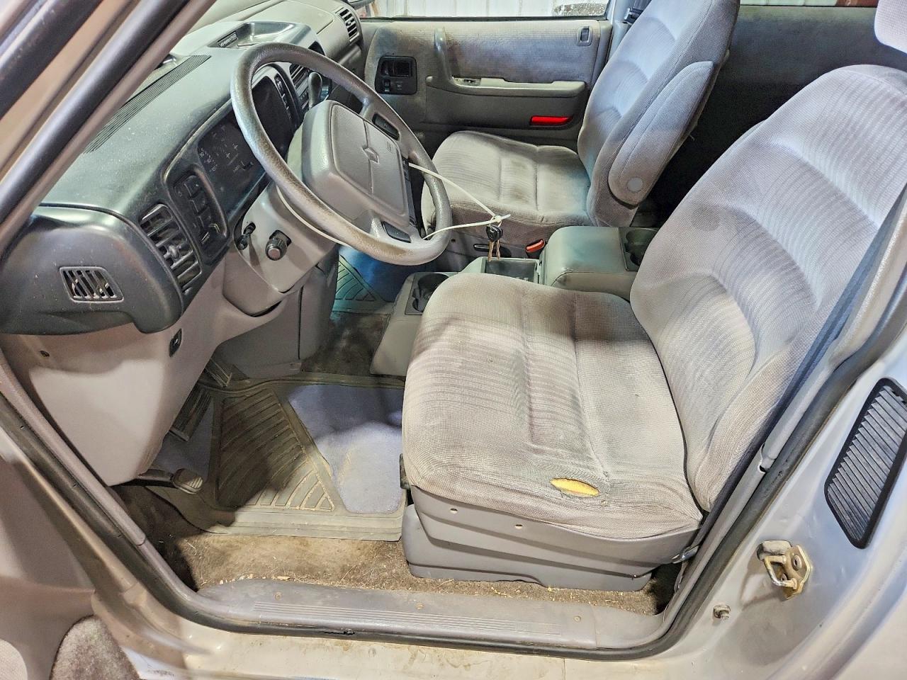1995 PLYMOUTH MINIVAN