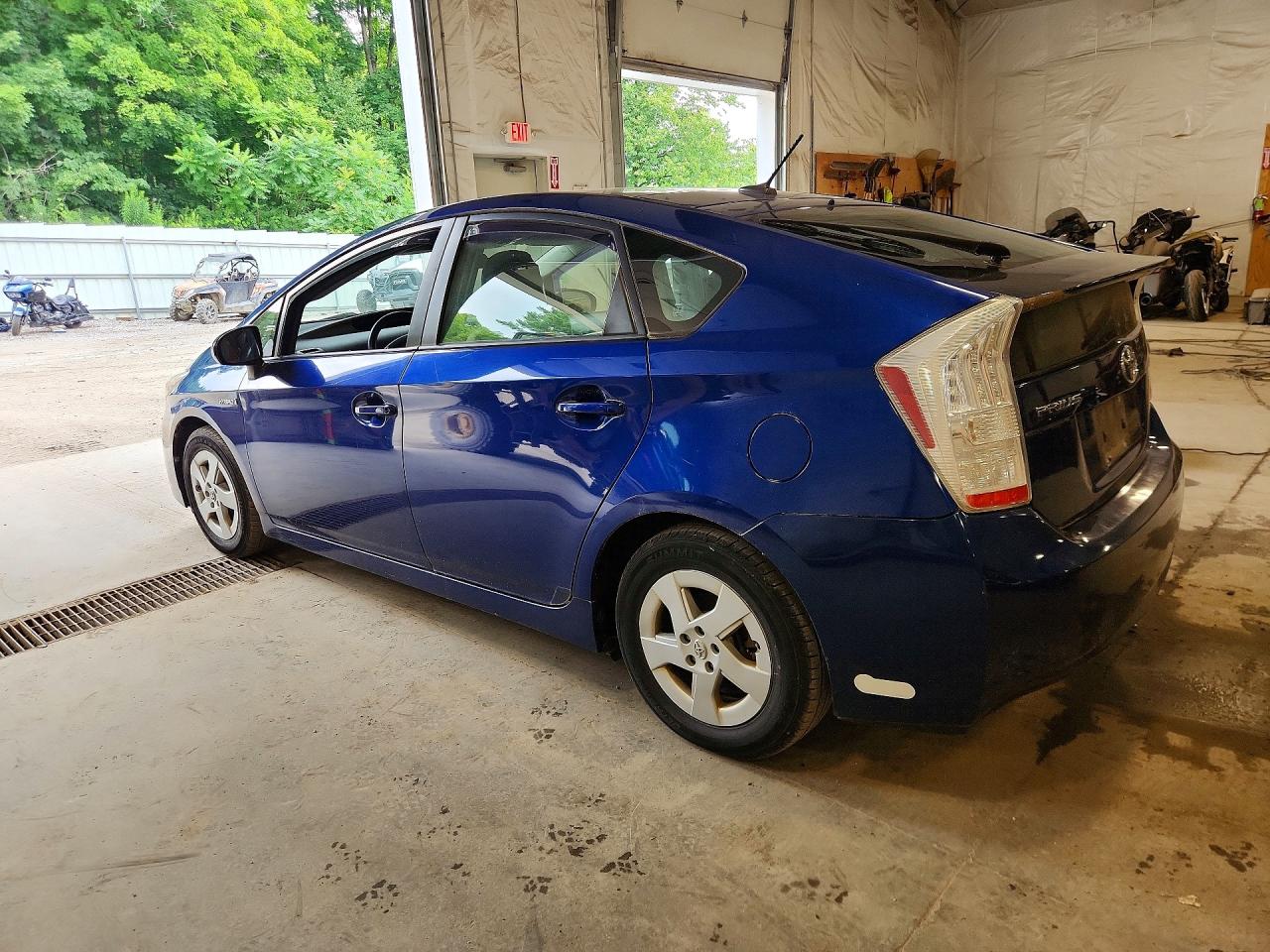 2011 TOYOTA PRIUS