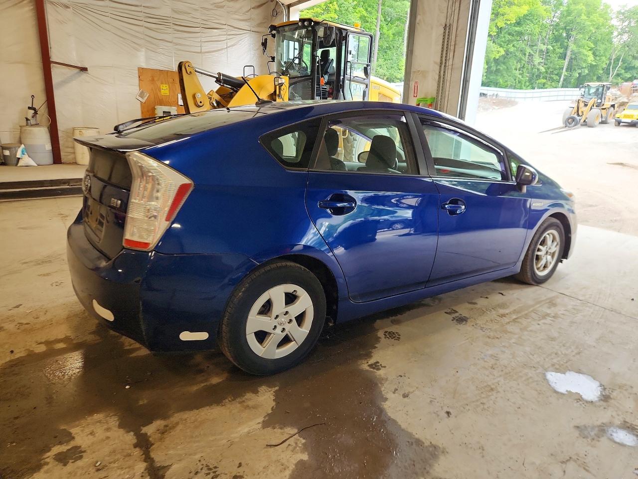 2011 TOYOTA PRIUS