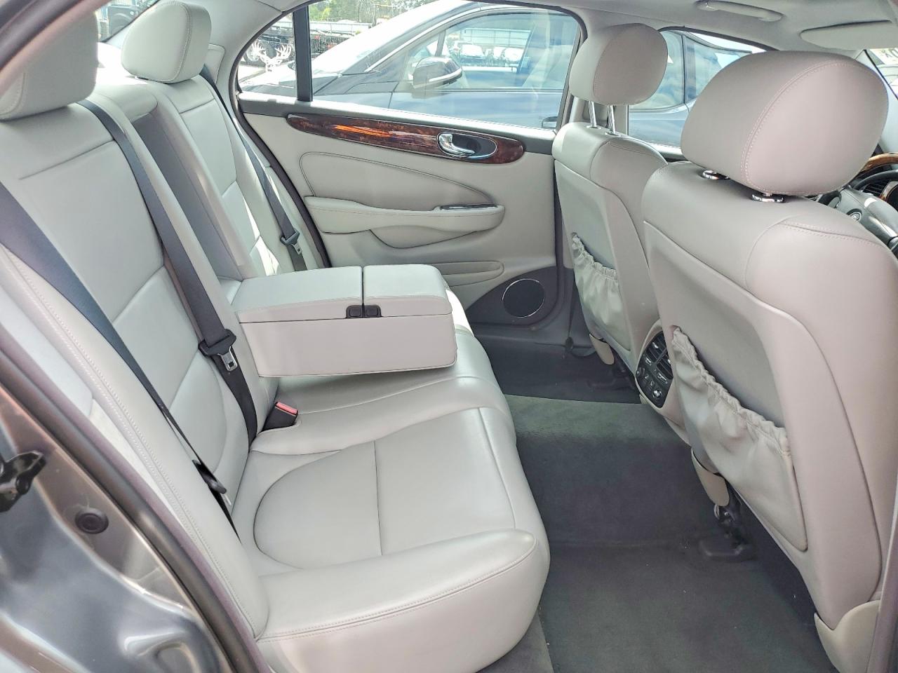 2005 JAGUAR XJ8