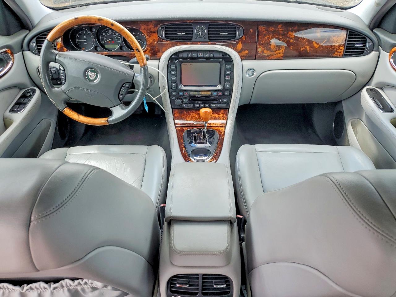 2005 JAGUAR XJ8