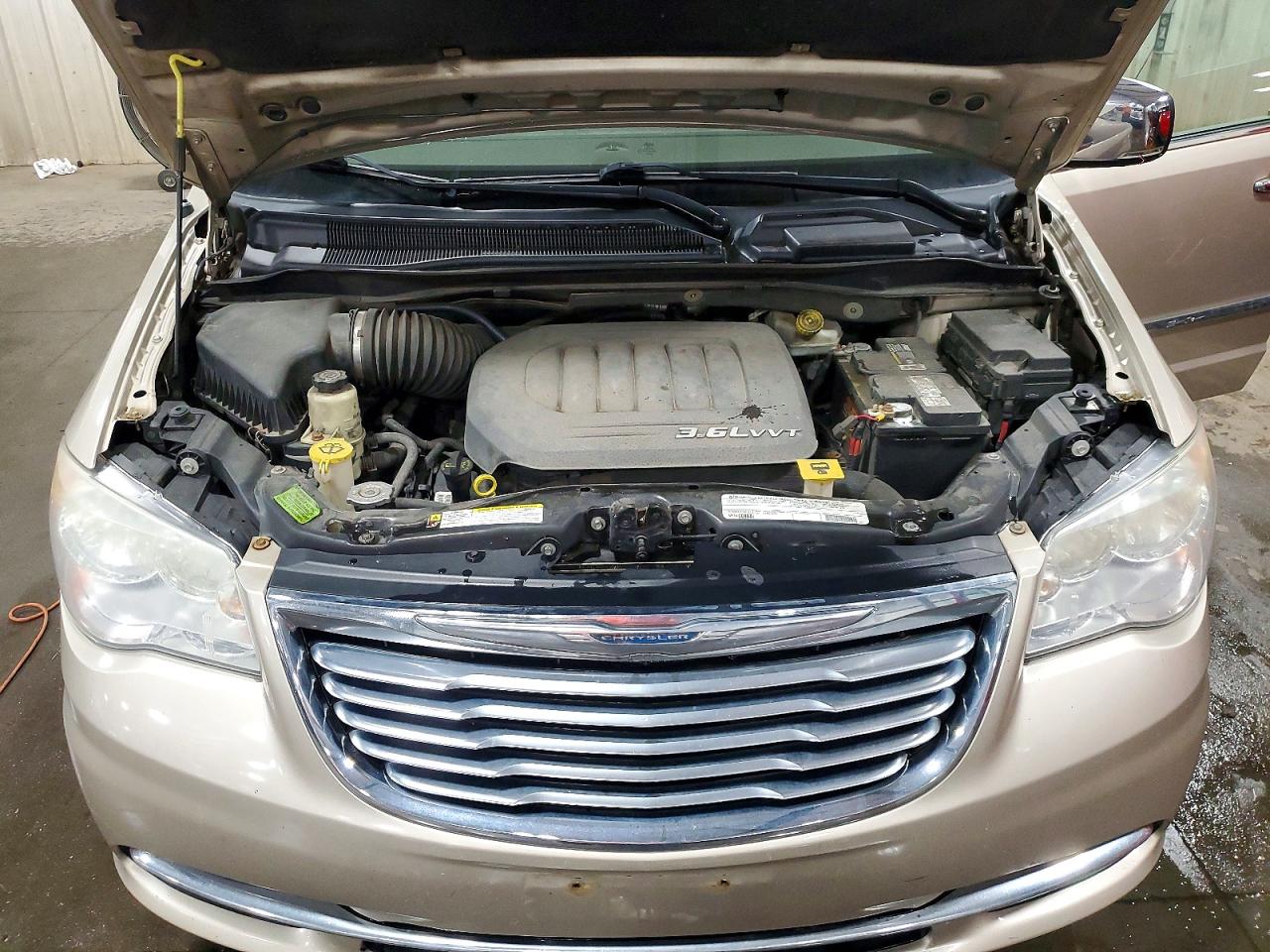 2012 CHRYSLER MINIVAN