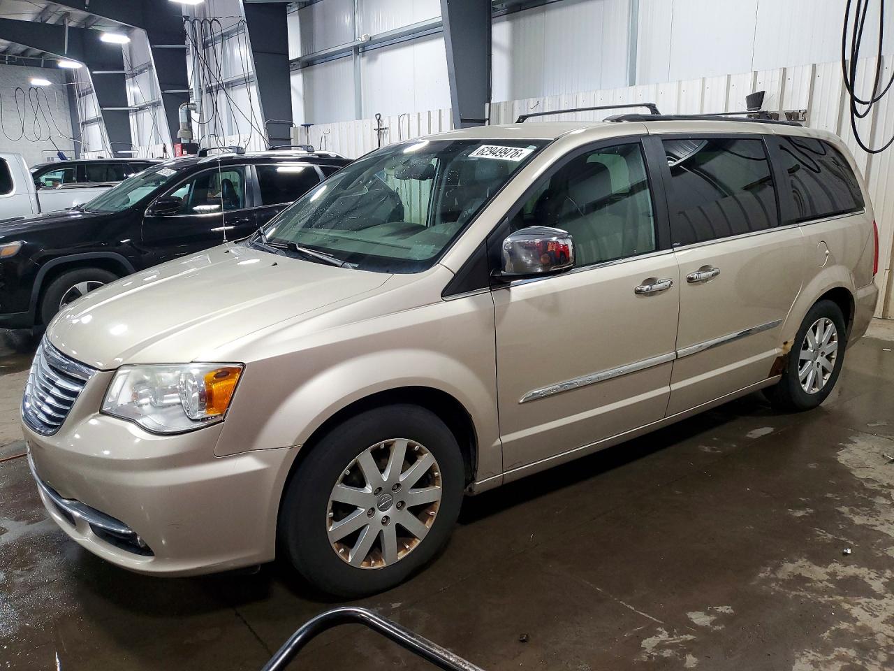 2012 CHRYSLER MINIVAN