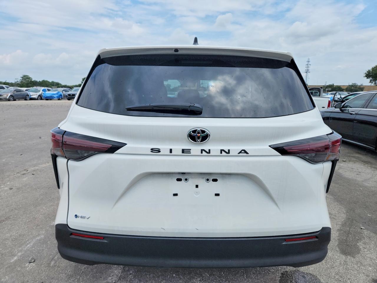 2026 TOYOTA SIENNA