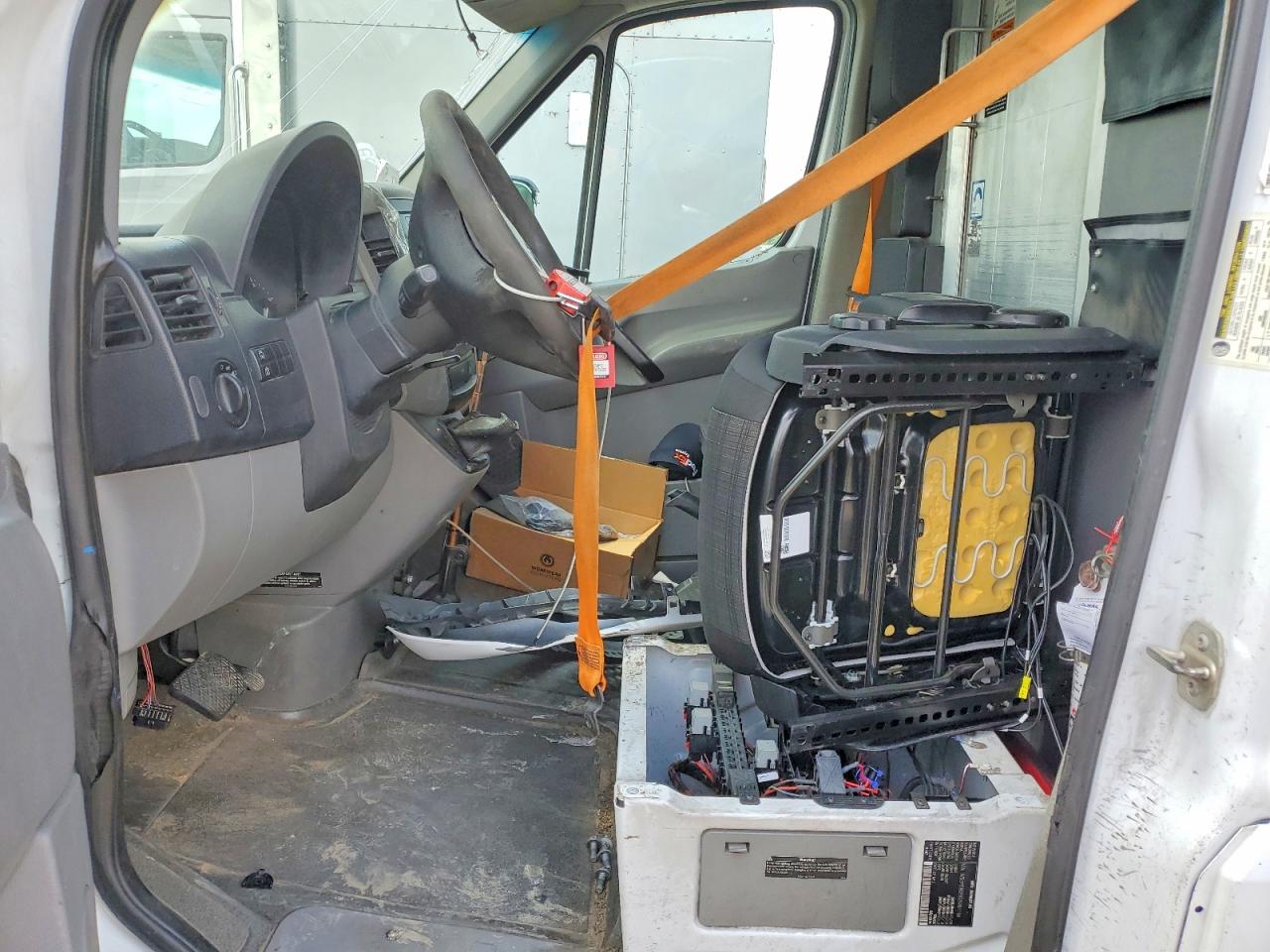 2014 MERCEDES-BENZ SPRINTER
