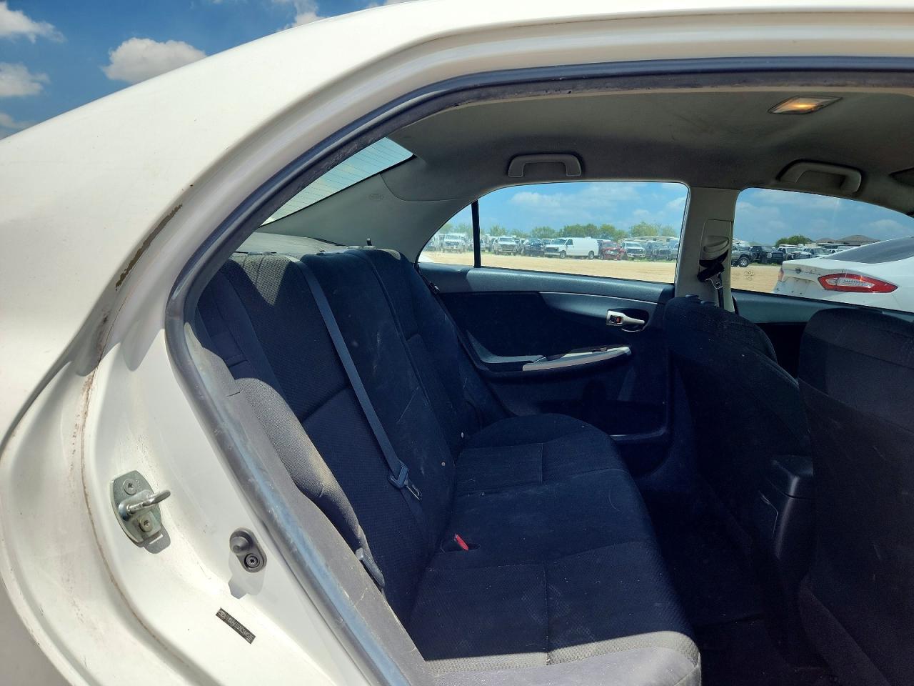 2011 TOYOTA COROLLA