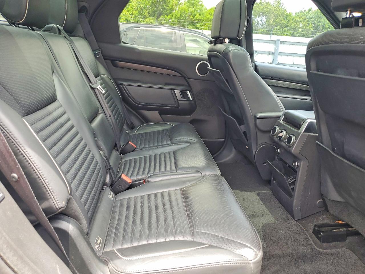 2018 LAND ROVER DISCOVERY