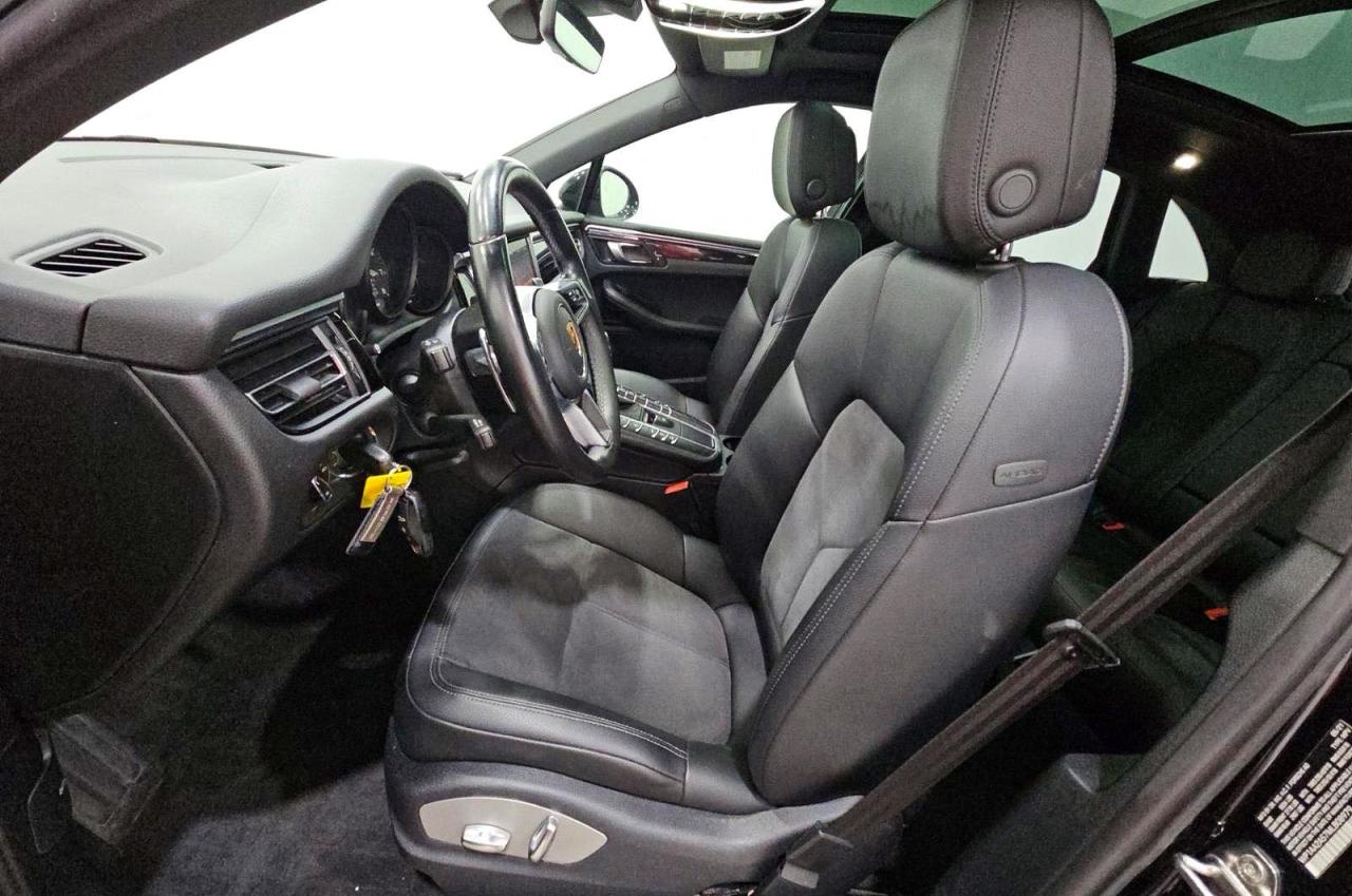 2021 PORSCHE MACAN