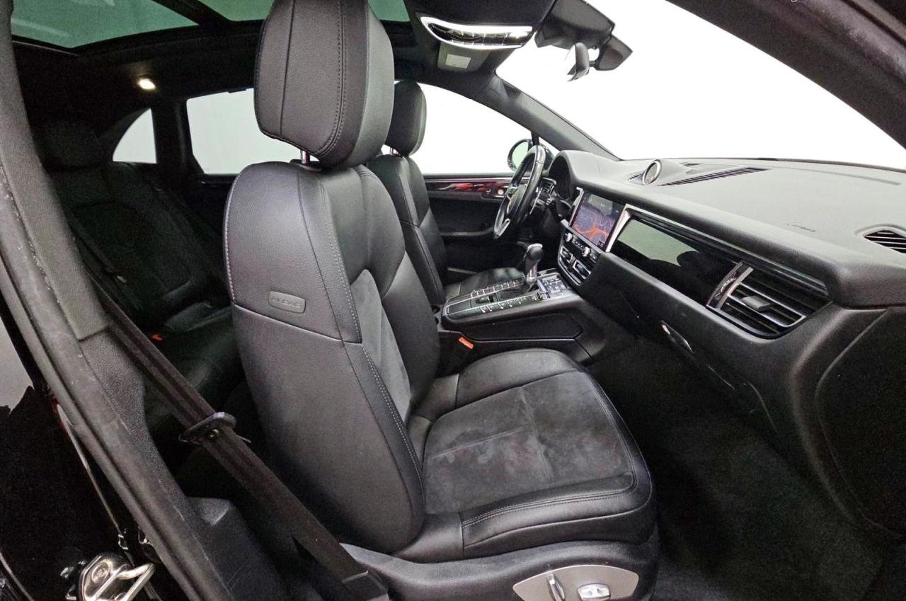 2021 PORSCHE MACAN