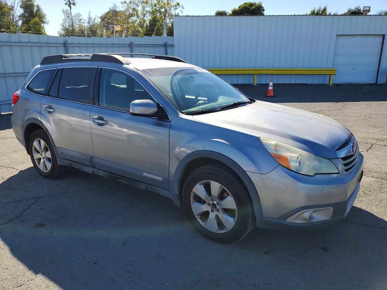 2010 SUBARU OUTBACK
