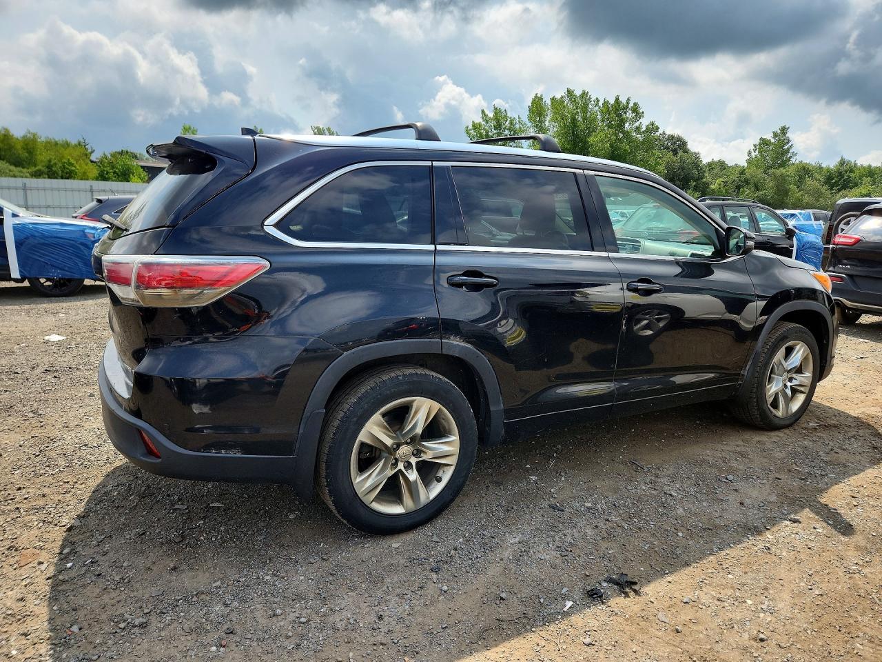 2015 TOYOTA HIGHLANDER