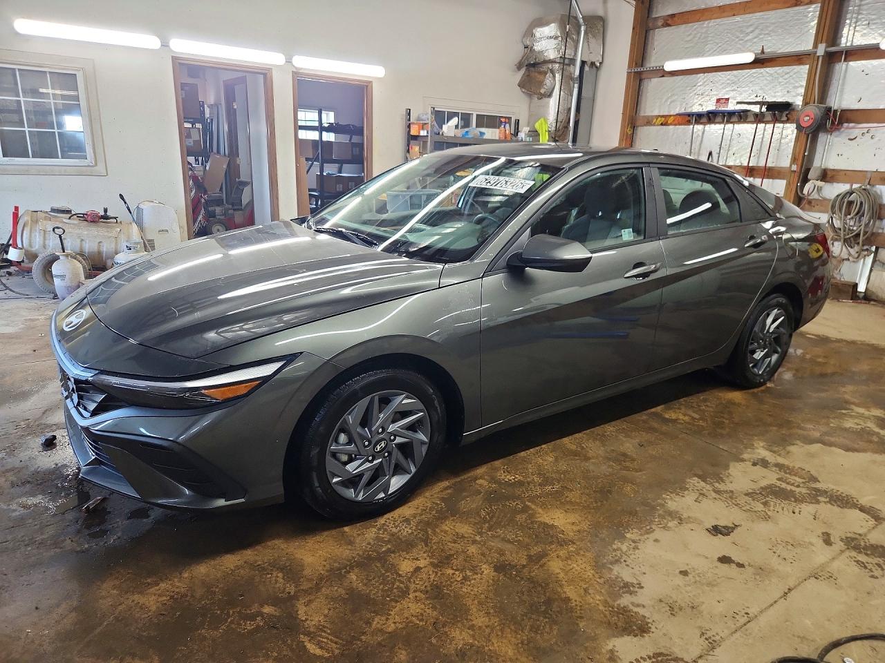 2024 HYUNDAI ELANTRA