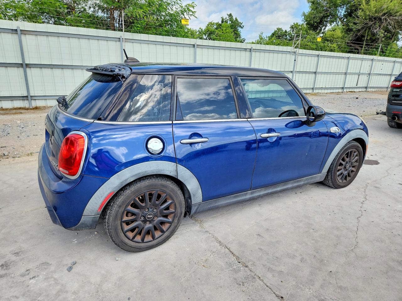 2016 MINI COOPER