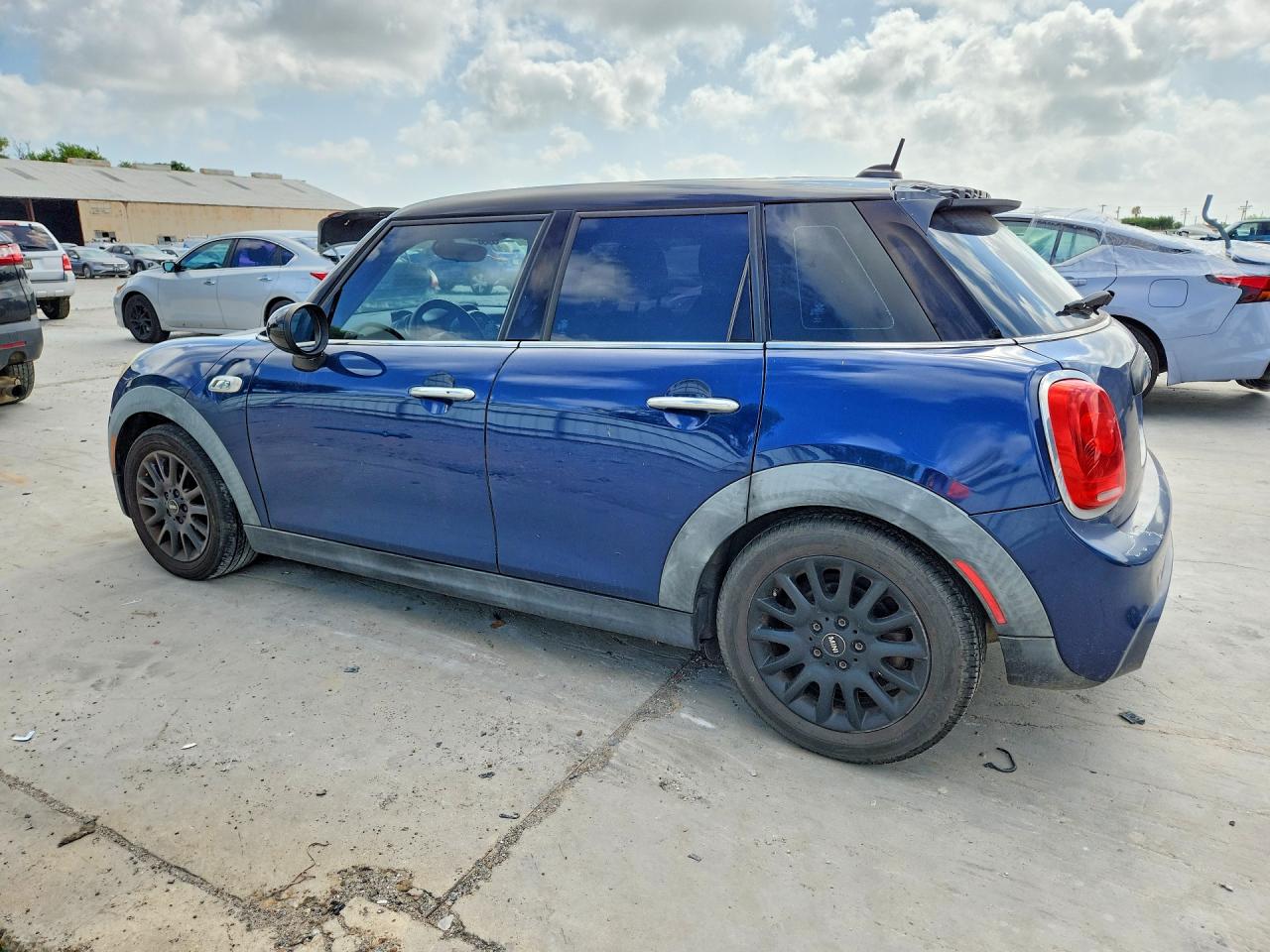 2016 MINI COOPER