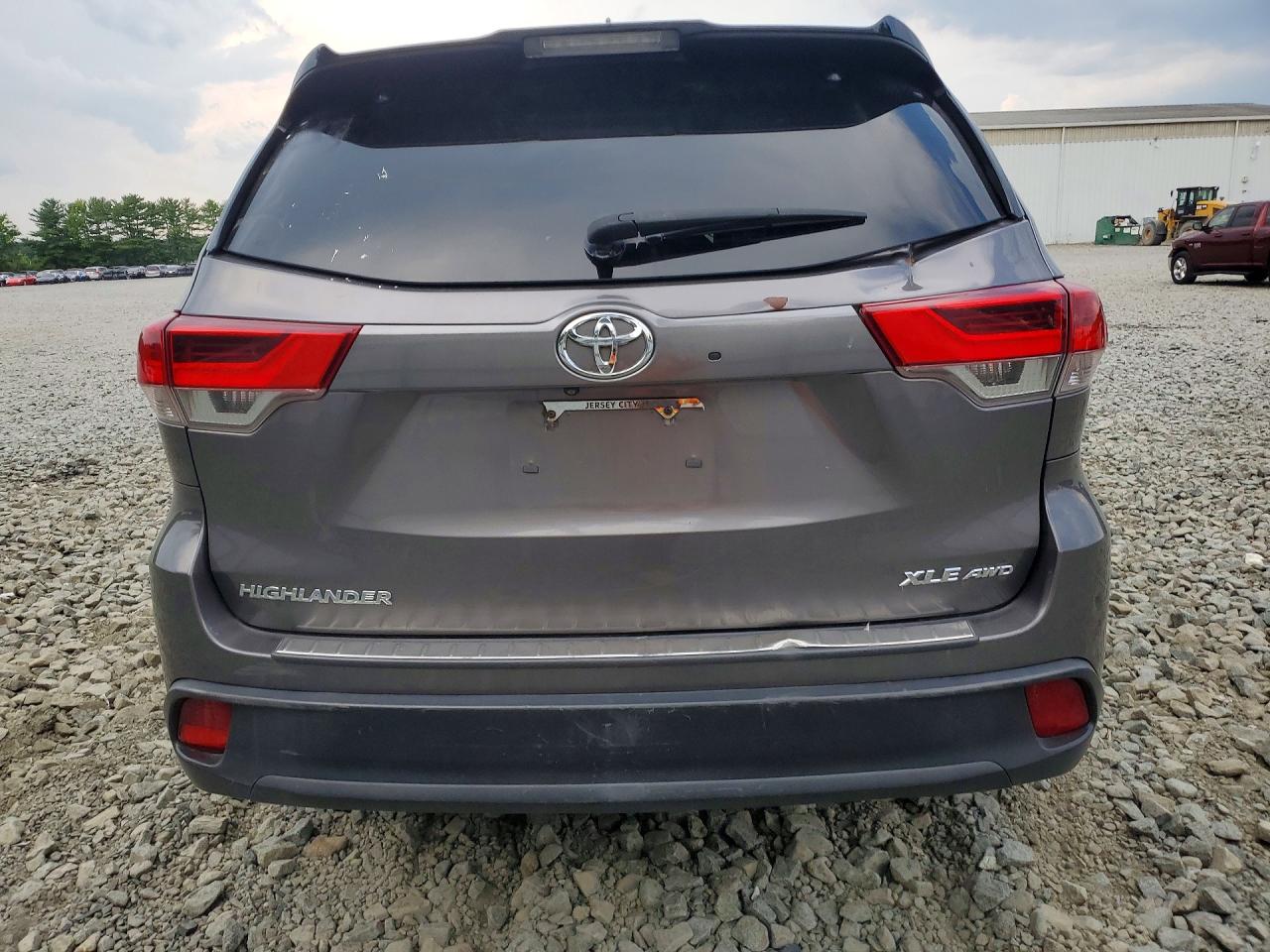 2017 TOYOTA HIGHLANDER