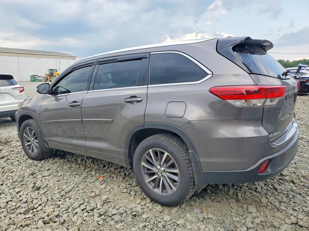 2017 TOYOTA HIGHLANDER