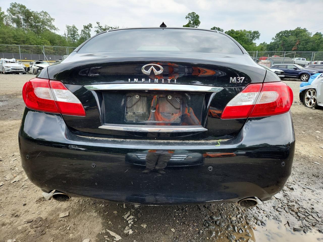 2013 INFINITI M37