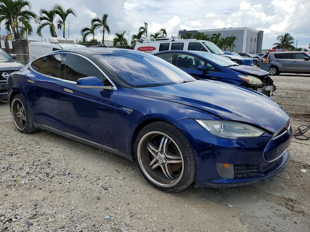 2016 TESLA MODEL S