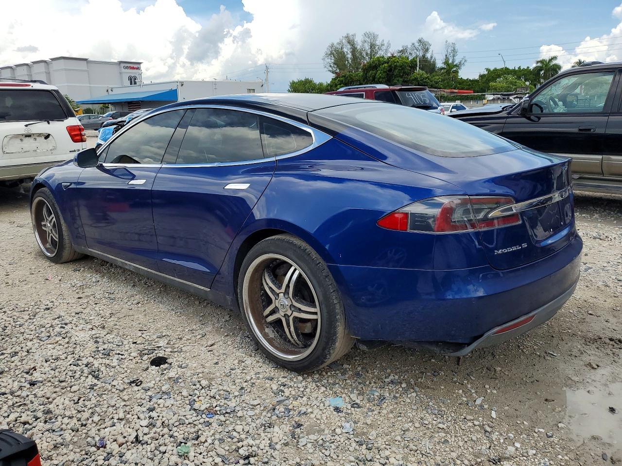 2016 TESLA MODEL S