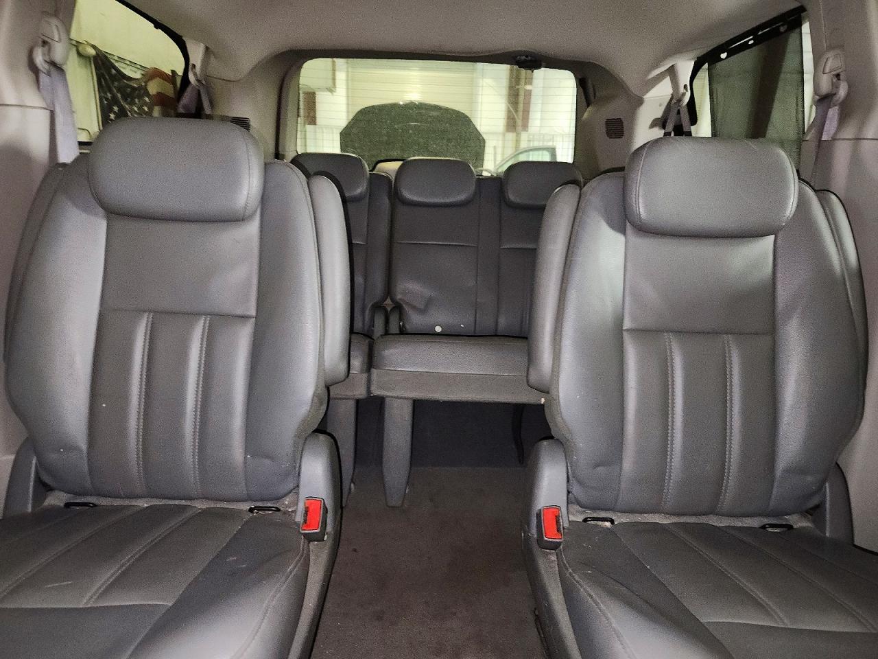 2009 CHRYSLER MINIVAN