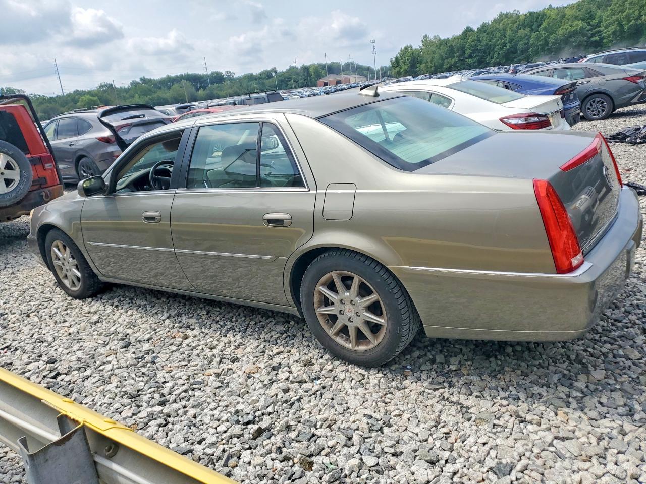 2011 CADILLAC DTS