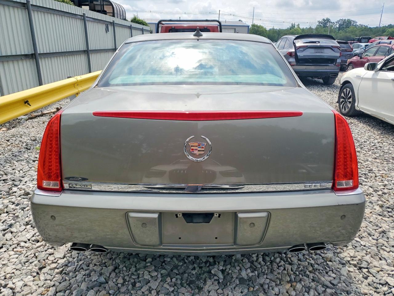 2011 CADILLAC DTS
