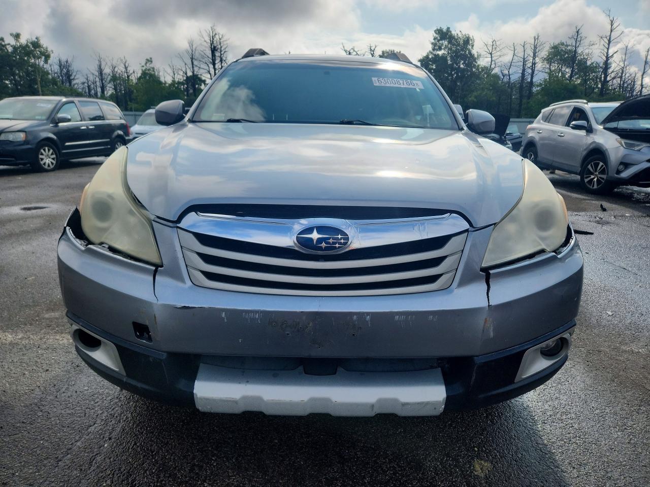 2011 SUBARU OUTBACK