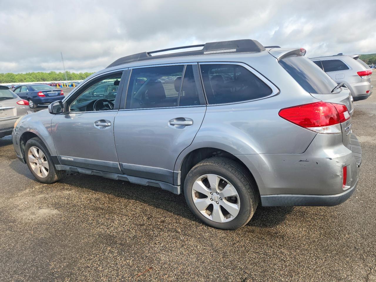 2011 SUBARU OUTBACK
