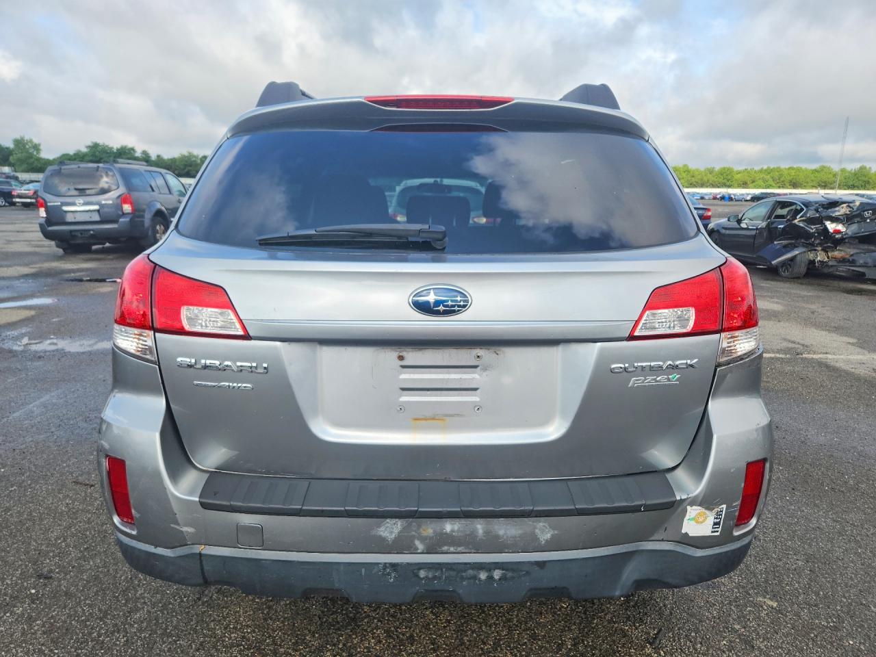 2011 SUBARU OUTBACK