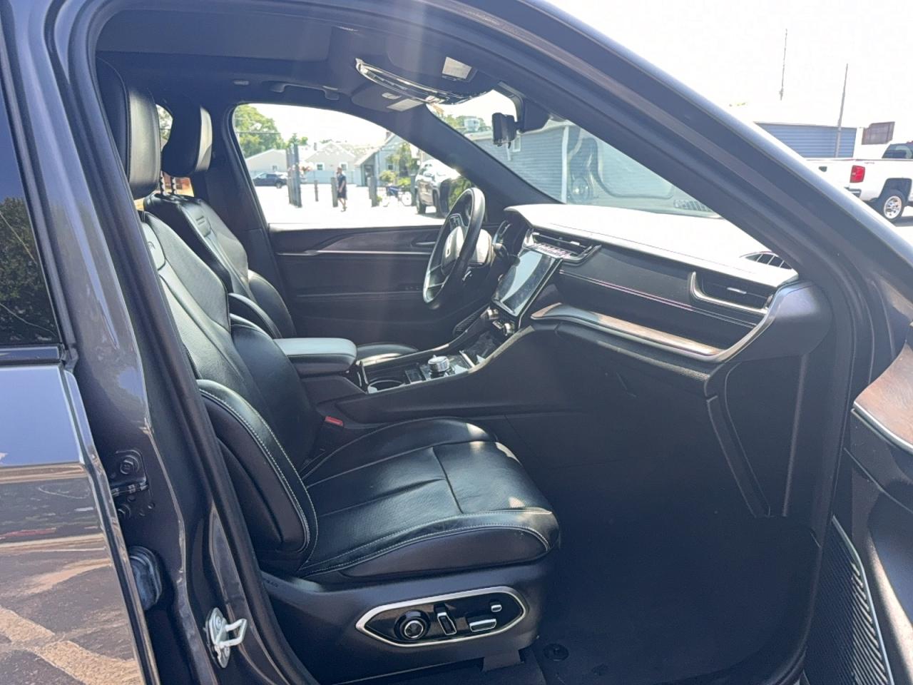 2022 JEEP CHEROKEE