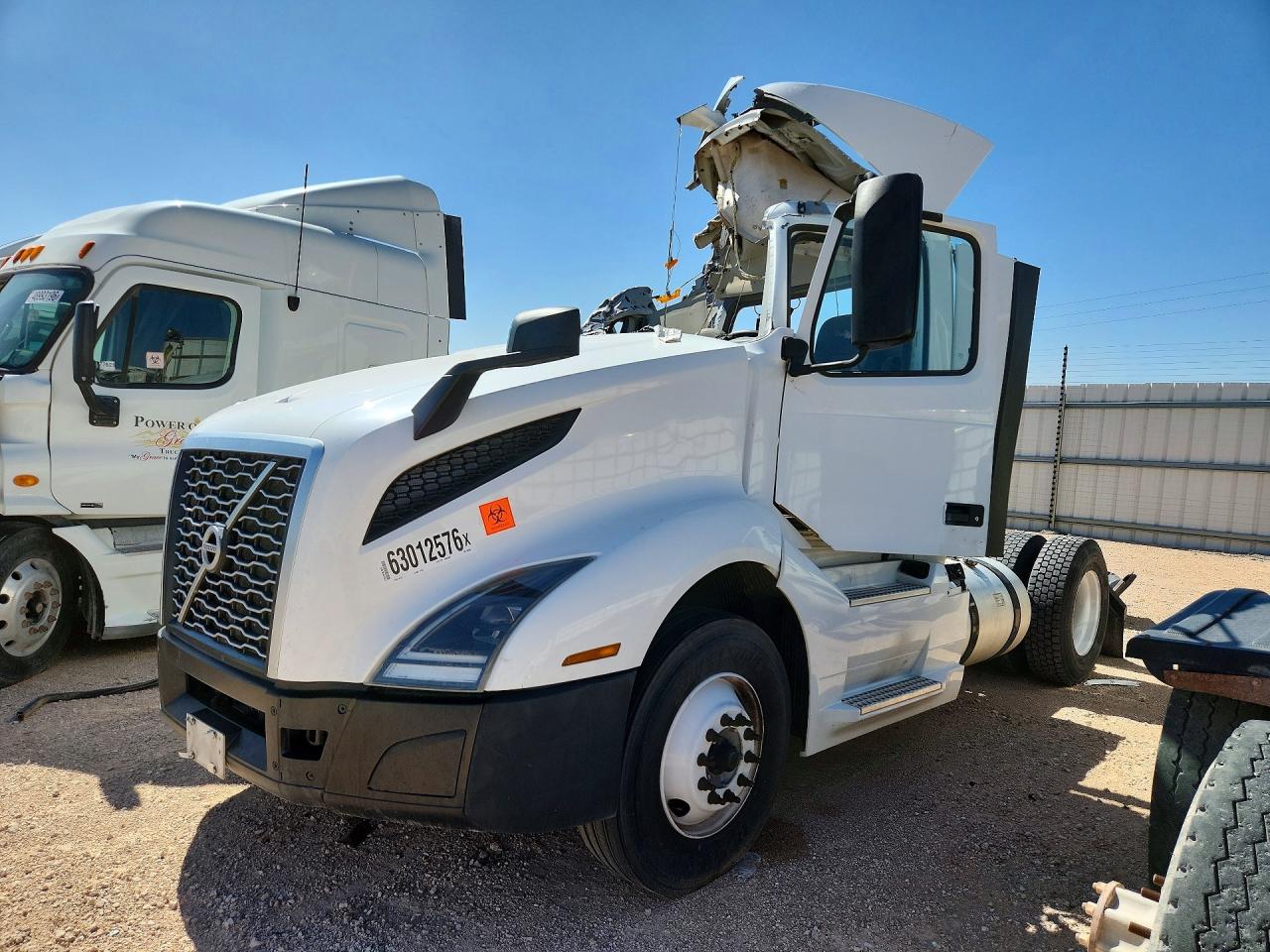 2022 VOLVO VN
