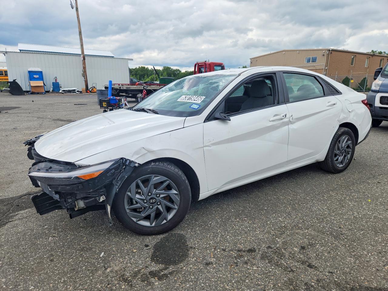 2024 HYUNDAI ELANTRA