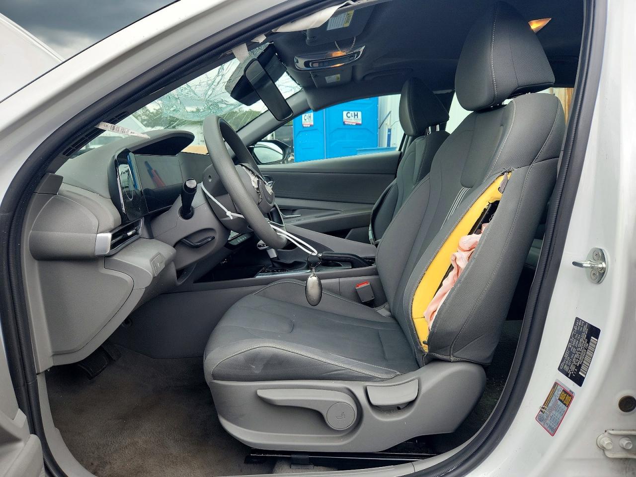 2024 HYUNDAI ELANTRA