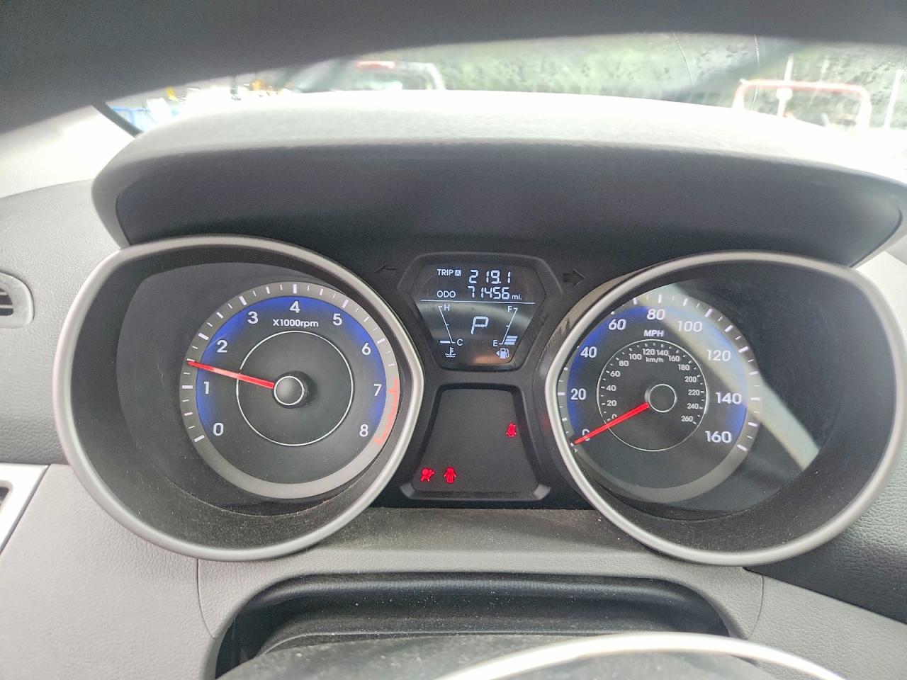 2013 HYUNDAI ELANTRA