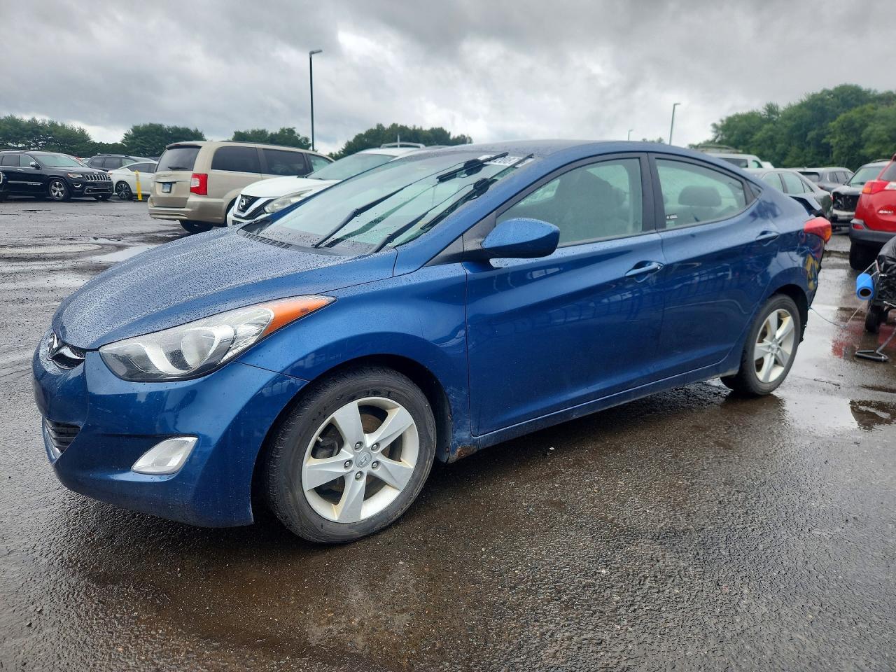 2013 HYUNDAI ELANTRA