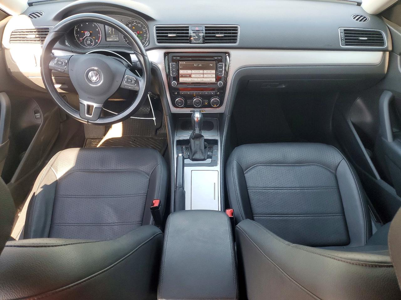 2012 VOLKSWAGEN PASSAT