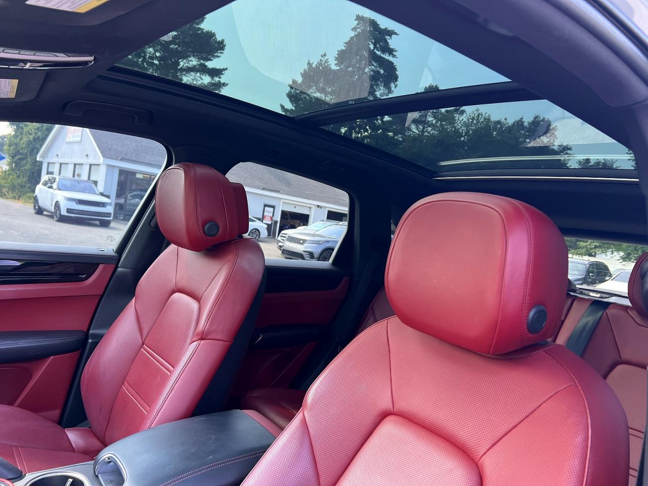 2020 PORSCHE CAYENNE