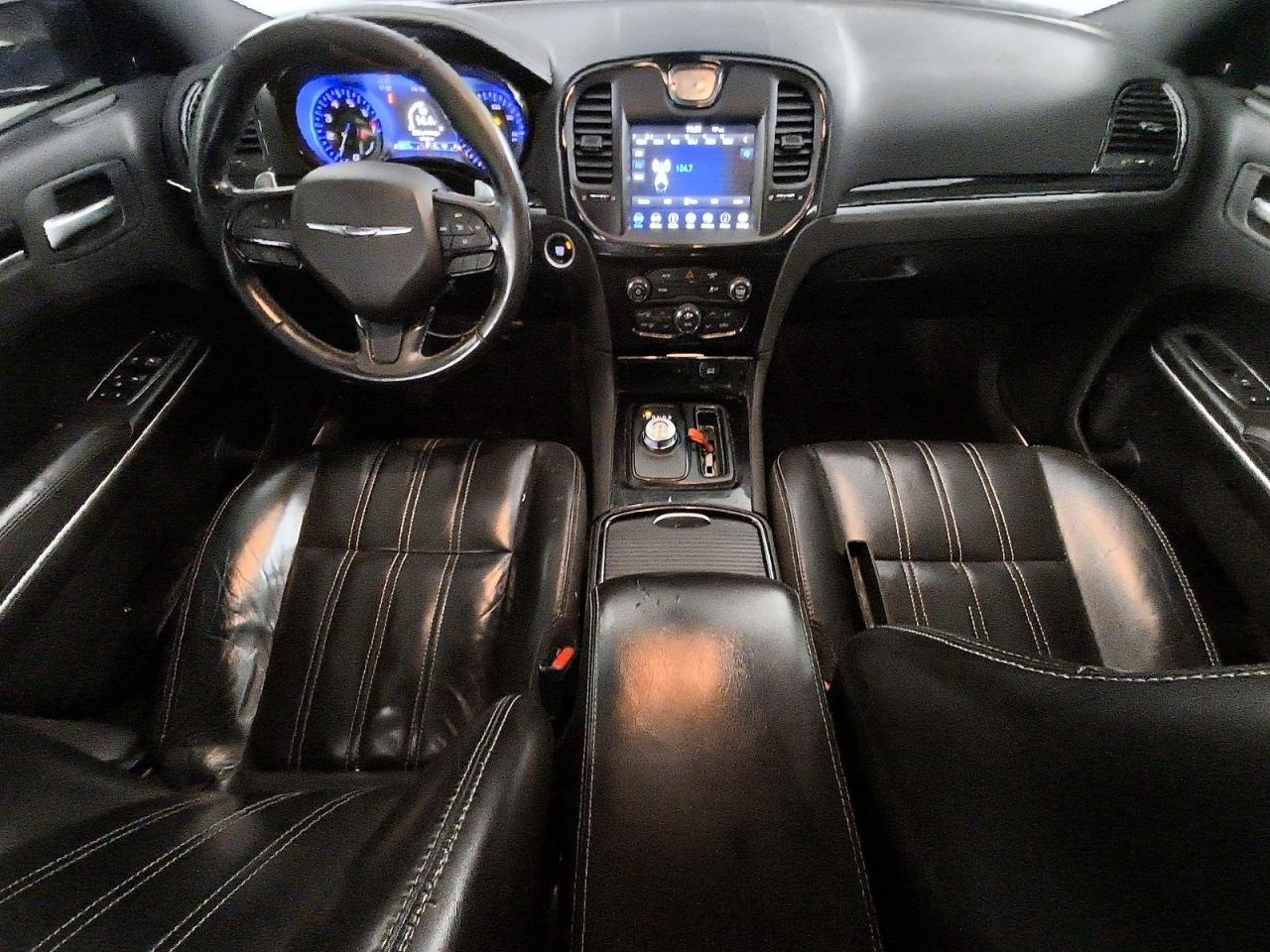 2019 CHRYSLER 300